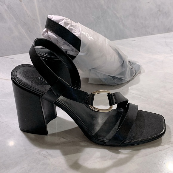 NIB Banana Republic black strapy leather 4” block heel with silver ring Size 8.5 - Picture 2 of 11